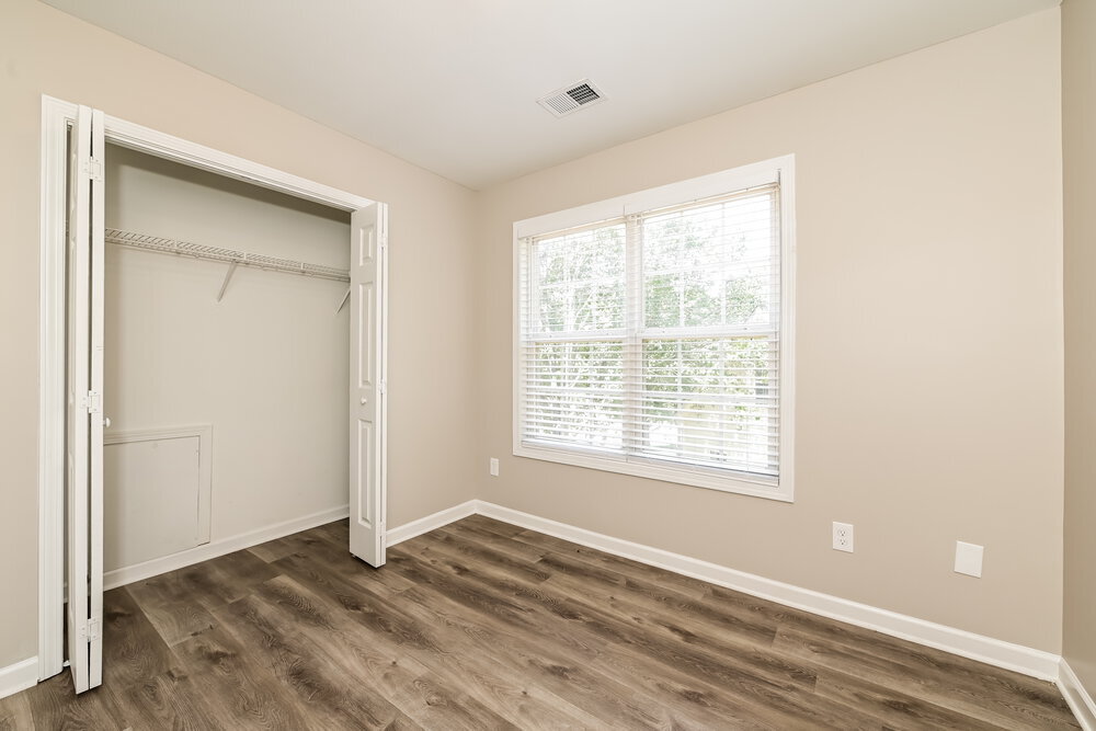 Building Photo - 26 Saddlewood