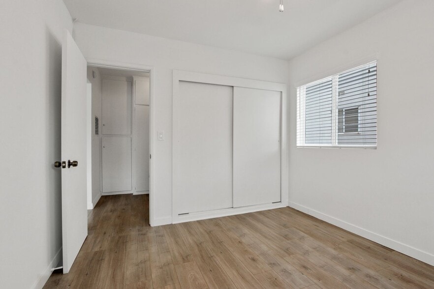 Building Photo - 10900 Santa Monica Blvd