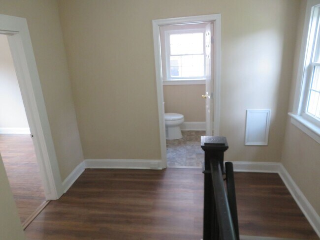 Building Photo - Newly renovated and updated home in Historic Petersburg.