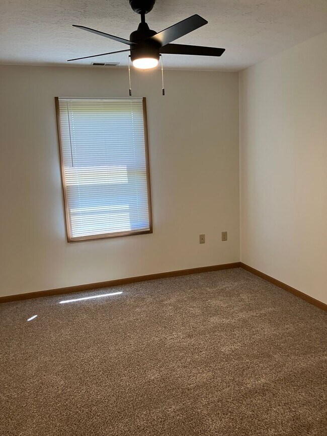 Building Photo - Modern & Spacious 2-Bedroom Ranch Condo – ...