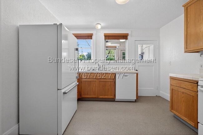 Building Photo - 612 Petaluma Blvd S