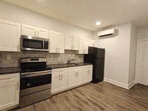 Building Photo - 3019 N Bambrey St