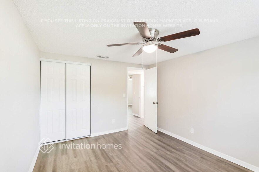 Building Photo - 10104 Enchanted Oaks Ct