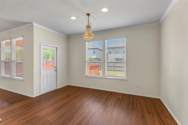 Building Photo - 16100 Hawthorne Heights Trail