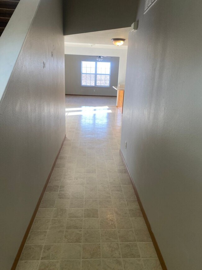 Building Photo - 16785 Huntington Ln