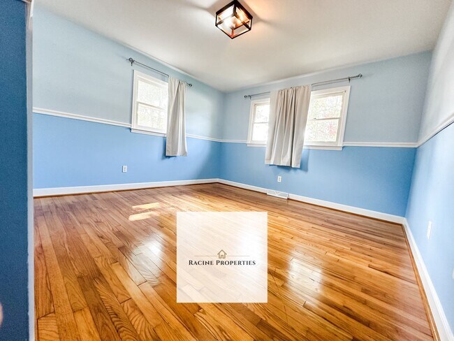 Building Photo - Beautiful Brick Ranch in Taylors, SC