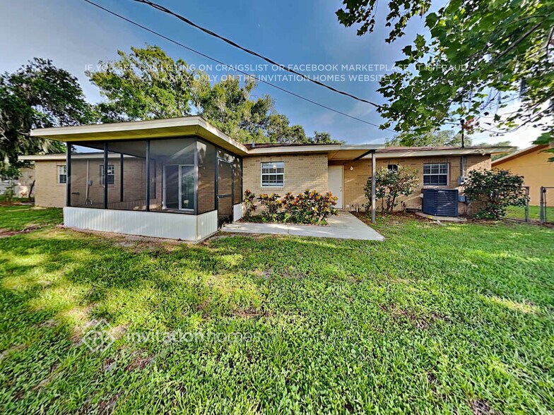 Building Photo - 1715 Staunton Ave