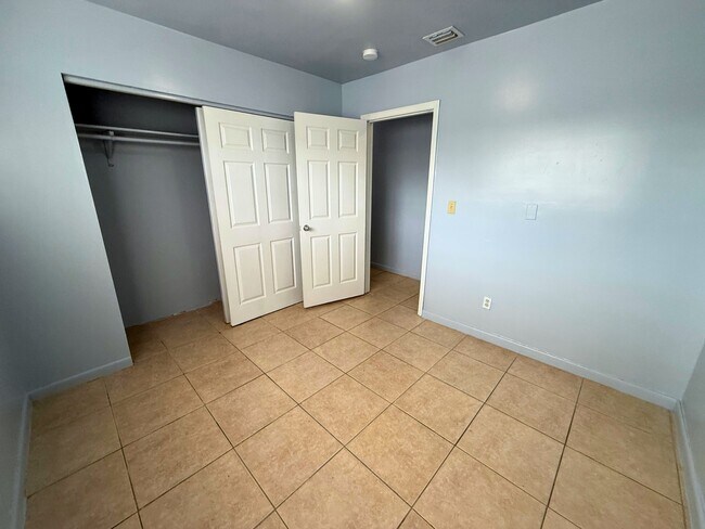 Building Photo - 17231 NW 37th Ave