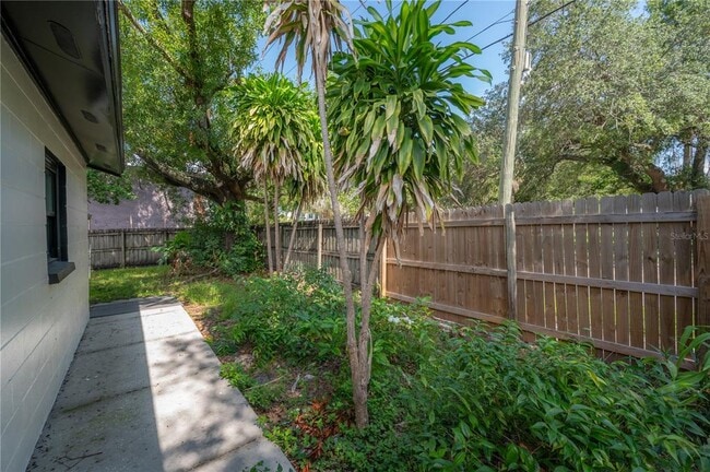 Building Photo - 6901 S Fitzgerald St