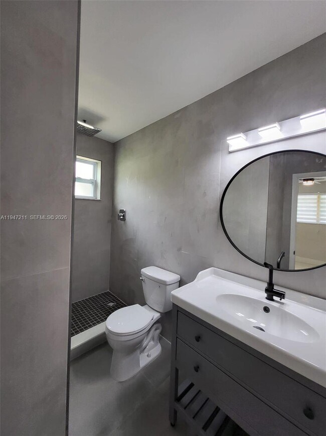 Building Photo - 1050 NE 82nd St