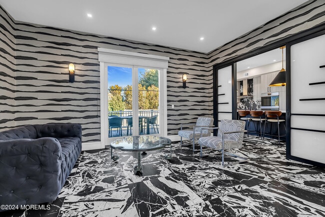 Building Photo - 215 Hollywood Ave