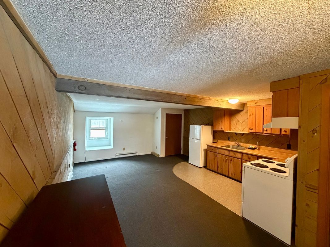 Building Photo - 748 Calef Hwy