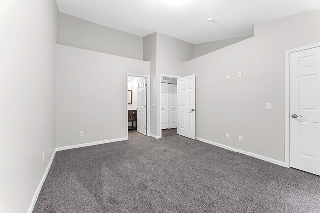 Building Photo - 1009 Shadow Ln