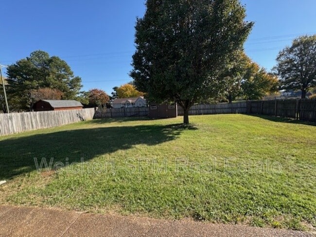 Building Photo - 10 Stockton Cove