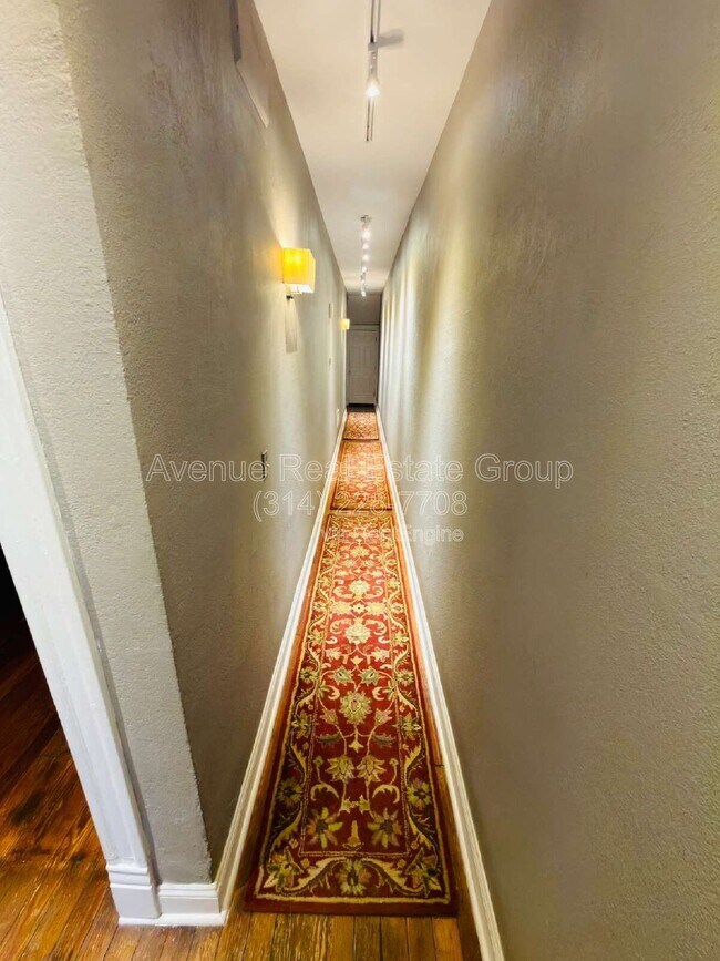 Building Photo - 1855 Russell Blvd