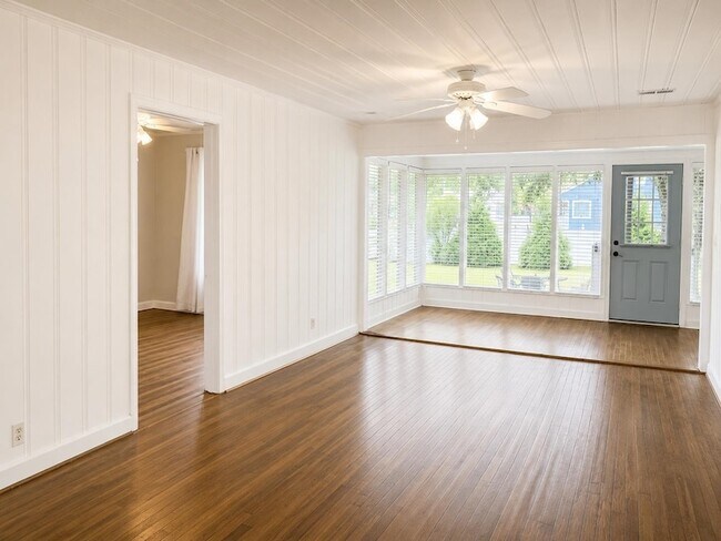 Building Photo - 117 Zoe Ct