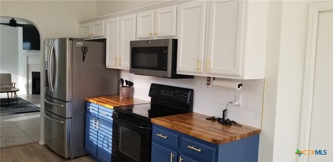 Building Photo - 2703 Blackburn Dr