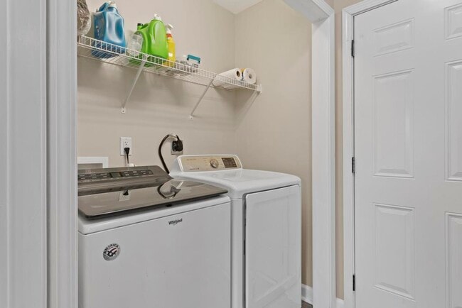 Building Photo - 202 Breakwater Dr