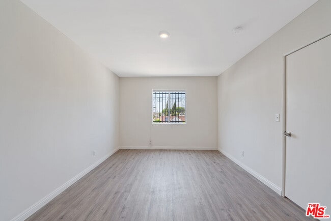 Building Photo - 945 N Ditman Ave