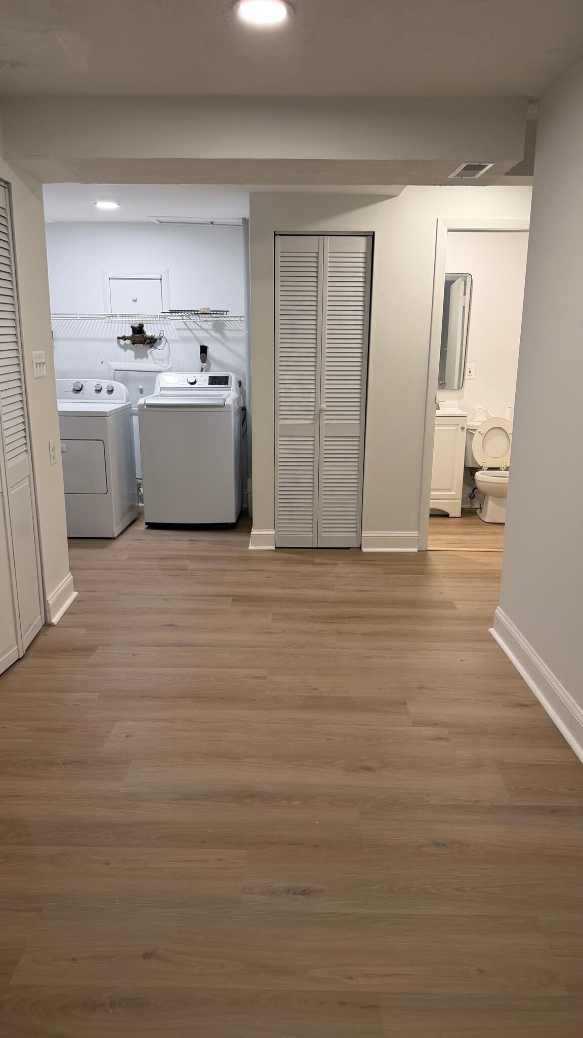 Building Photo - 4 Avonshire Ct