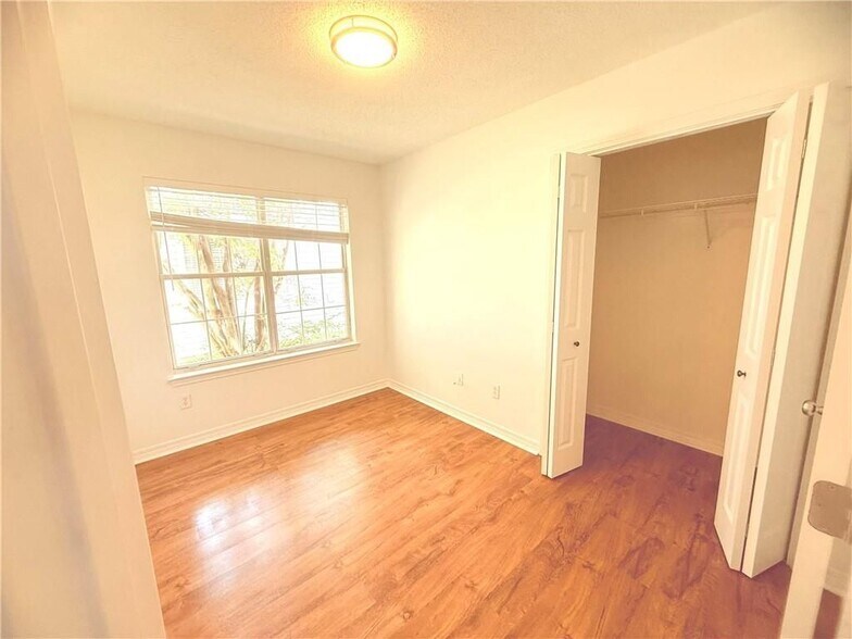 Building Photo - 106 Northchase Ct