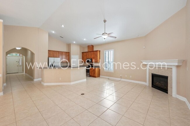 Building Photo - 1558 Venice Ave