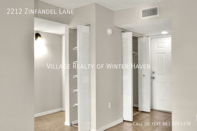 Building Photo - Julian Hills Apartments: Your Oasis in Eag...