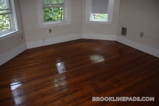 Building Photo - 123 Brook St