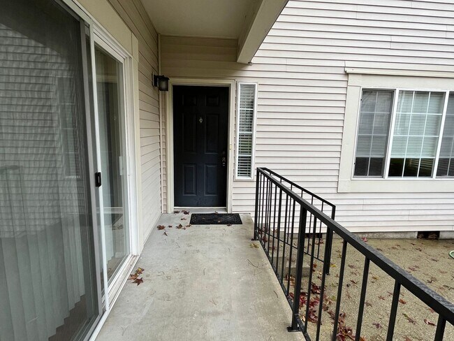 Building Photo - Gorgeous townhome in Redmond