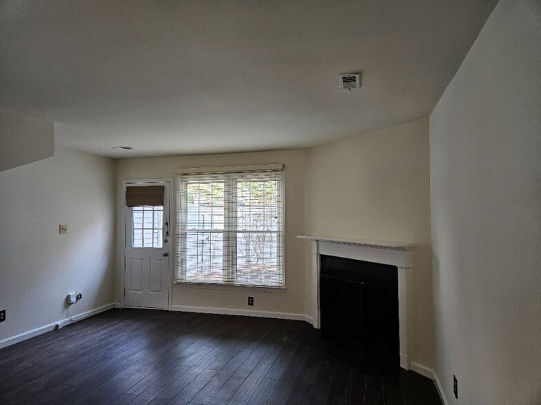 Building Photo - 116 St Andrews Ln