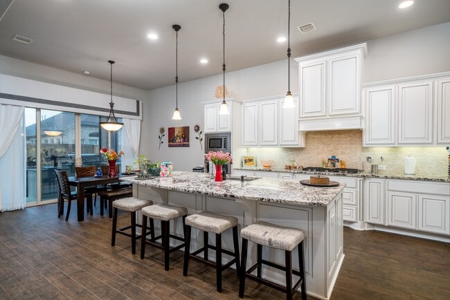 Building Photo - 10410 Southern Hawker