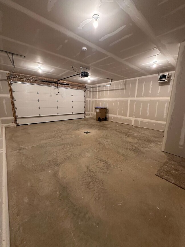 Building Photo - 2546/2542 Granite Drive NW