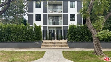 Building Photo - 414 N Palm Dr