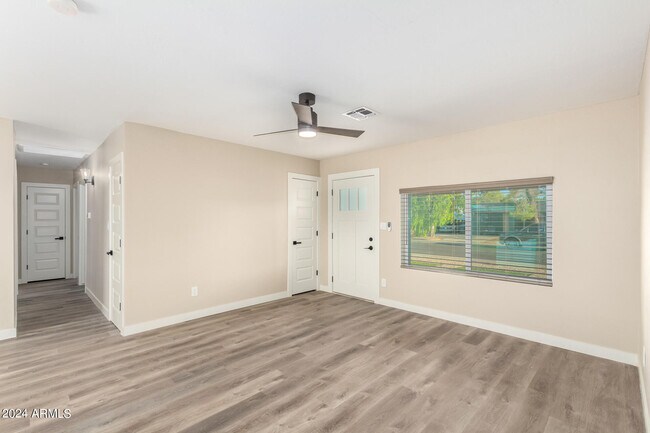 Building Photo - 1602 W Rockwood Dr