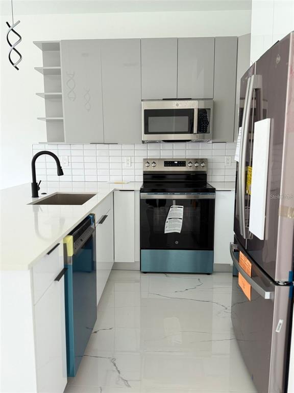 Building Photo - 2057 BARROSO