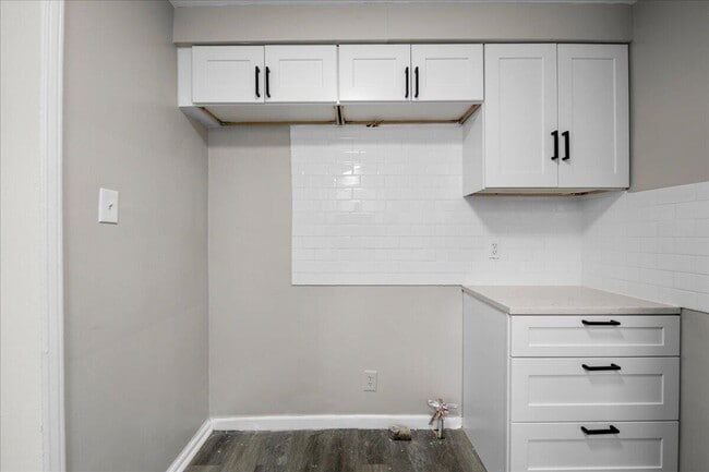 Building Photo - 16283 Carlisle St