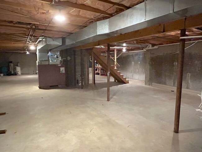 Building Photo - 75 Dover Rd
