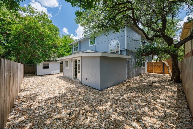 Building Photo - 8104 Broken Branch Dr