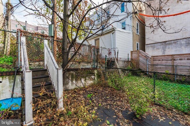 Building Photo - 3943 Terrace St