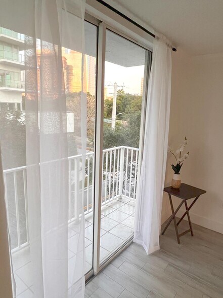 Balcony - 126 SW 17th Rd