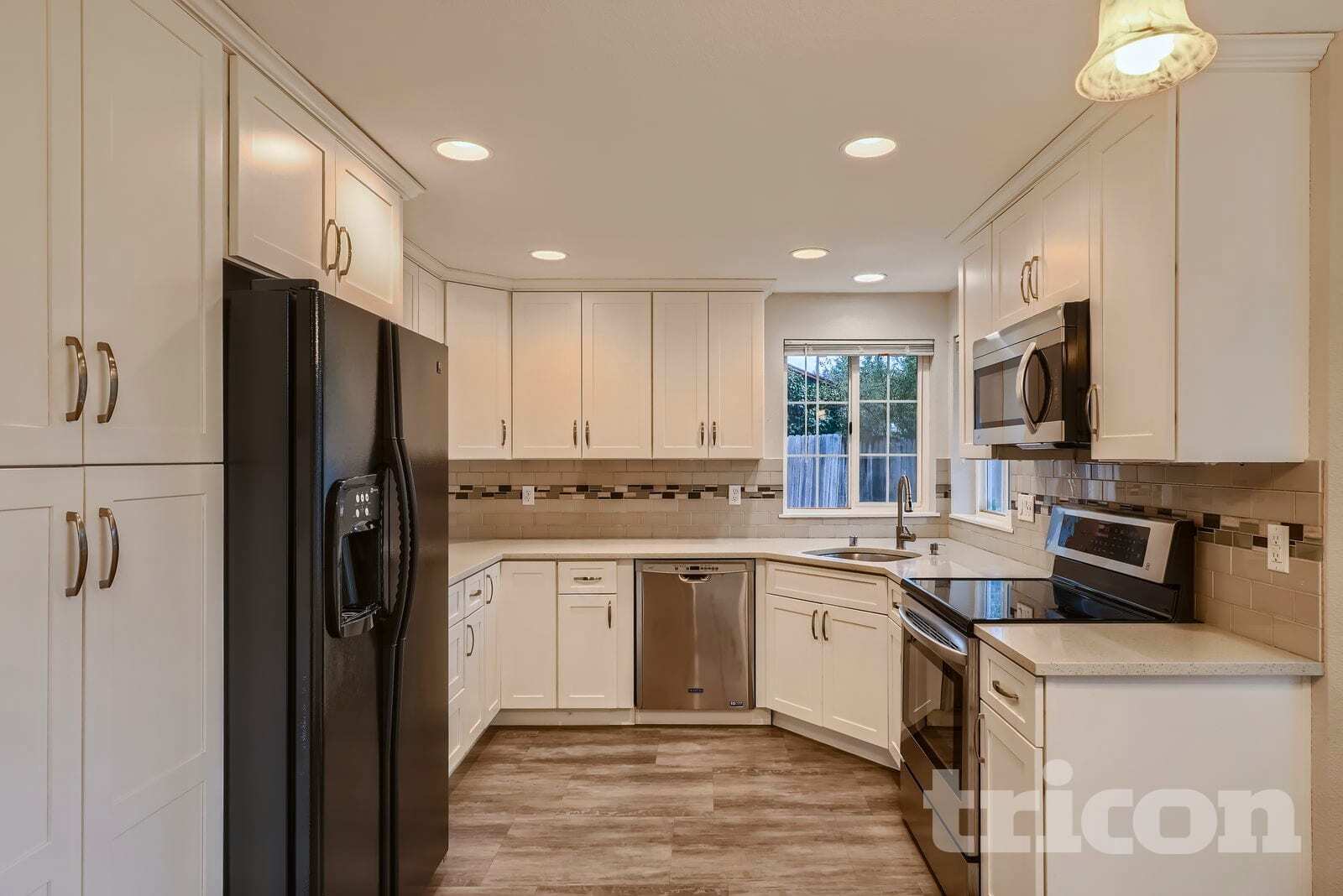 Building Photo - 13806 NE 47th St