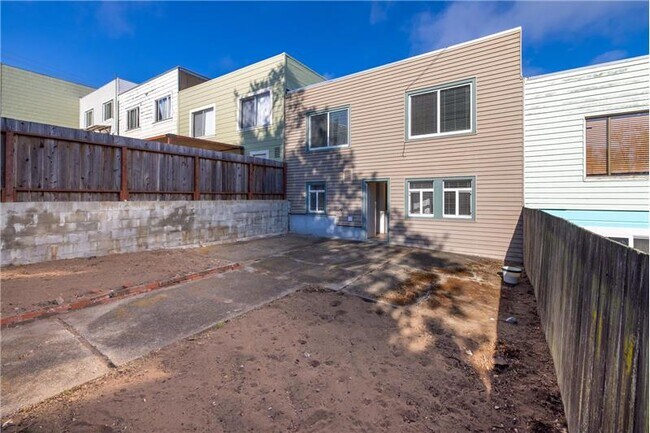 Building Photo - 279 Ramsell St