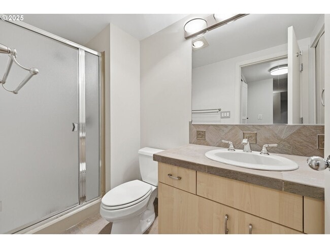 Building Photo - Rare 2 Bed 2 Bath + Loft Quintet Condo with Resort-Style Living in Portland’s West Hills