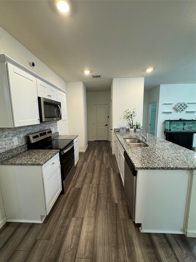 Building Photo - 1061 Long Bay Ct