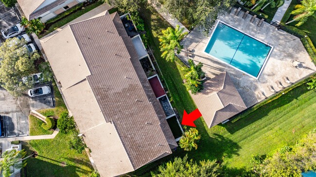 Building Photo - 9775 Riverside Dr