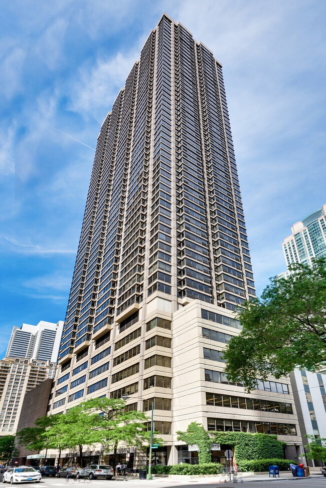 Building Photo - 30 E Huron St