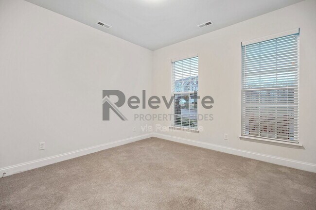 Building Photo - 6851 Dunton Rd