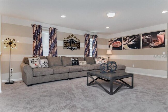 Building Photo - 8923 Zurich Ln