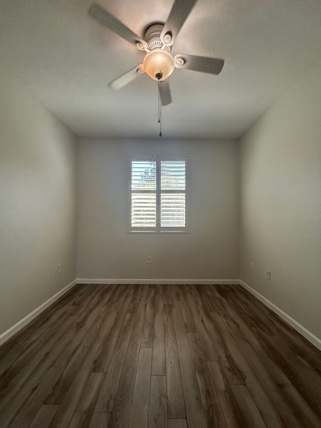 Building Photo - Move in special !!! $1000 off first month rent on approved credit with a 1 year lease.