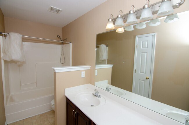Building Photo - Chapmans Retreat home
